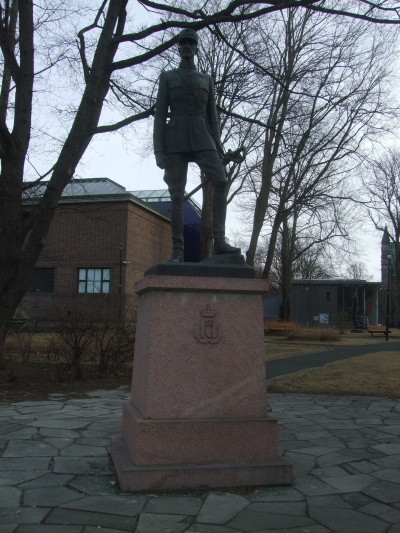 Statuen av Kong Haakon VII. Foto: Jan Habberstad 2014